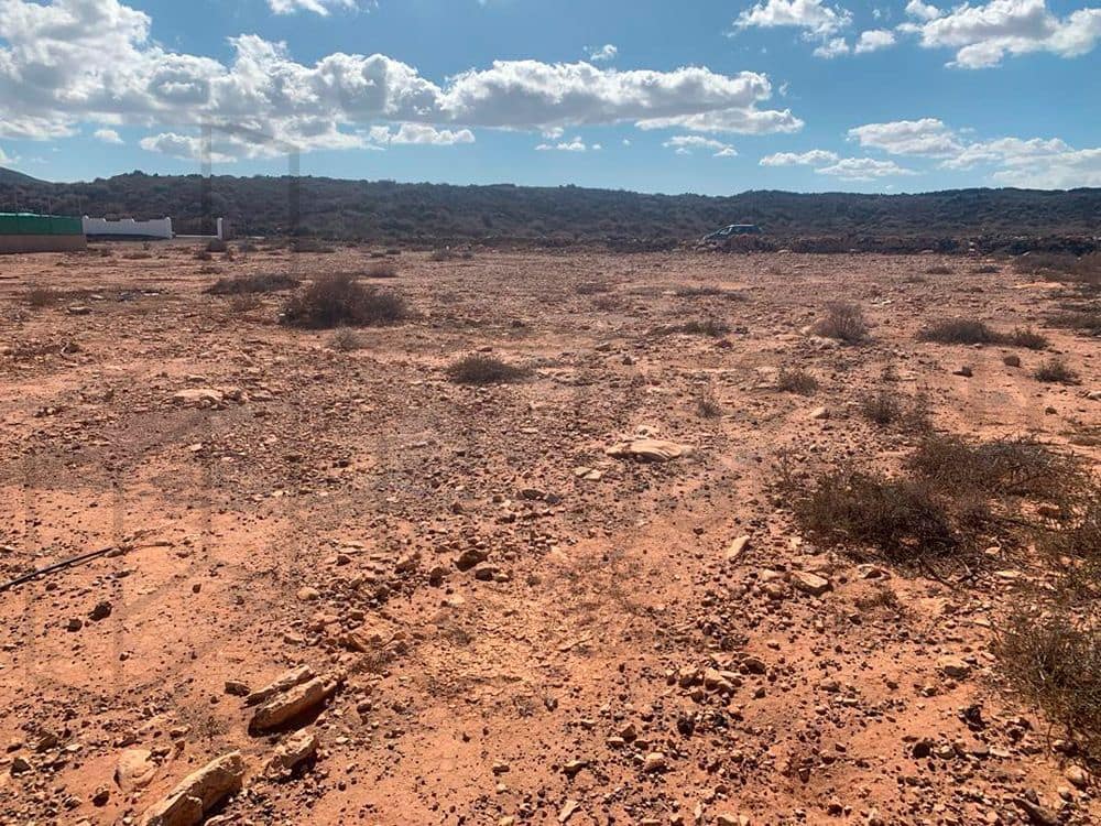 Grunde uden byggetilladelser til salg i Antigua - € 125.000 (Ref: 7993080)