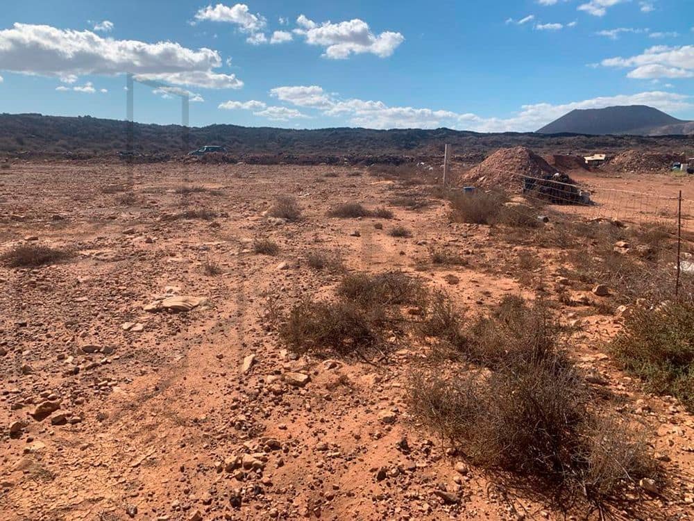 Grunde uden byggetilladelser til salg i Antigua - € 125.000 (Ref: 7993080)