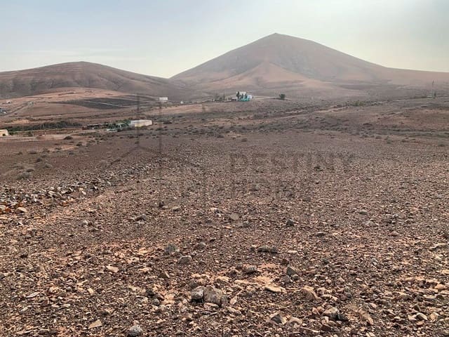 Finca/Country House for sale in Tuineje - € 150,000 (Ref: 8073066)