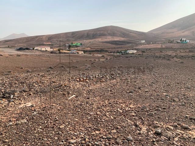 Finca/Country House for sale in Tuineje - € 150,000 (Ref: 8073066)