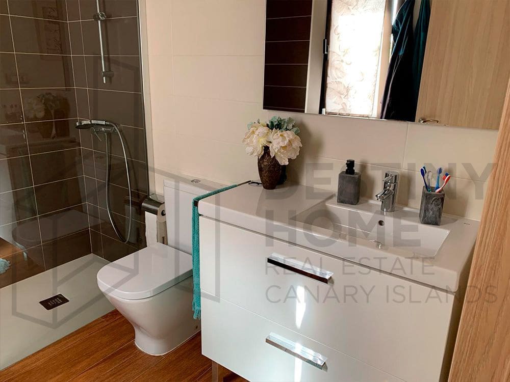 4 soveværelse Villa til salg i Caleta de Fuste med swimmingpool garage - € 760.000 (Ref: 8089053)