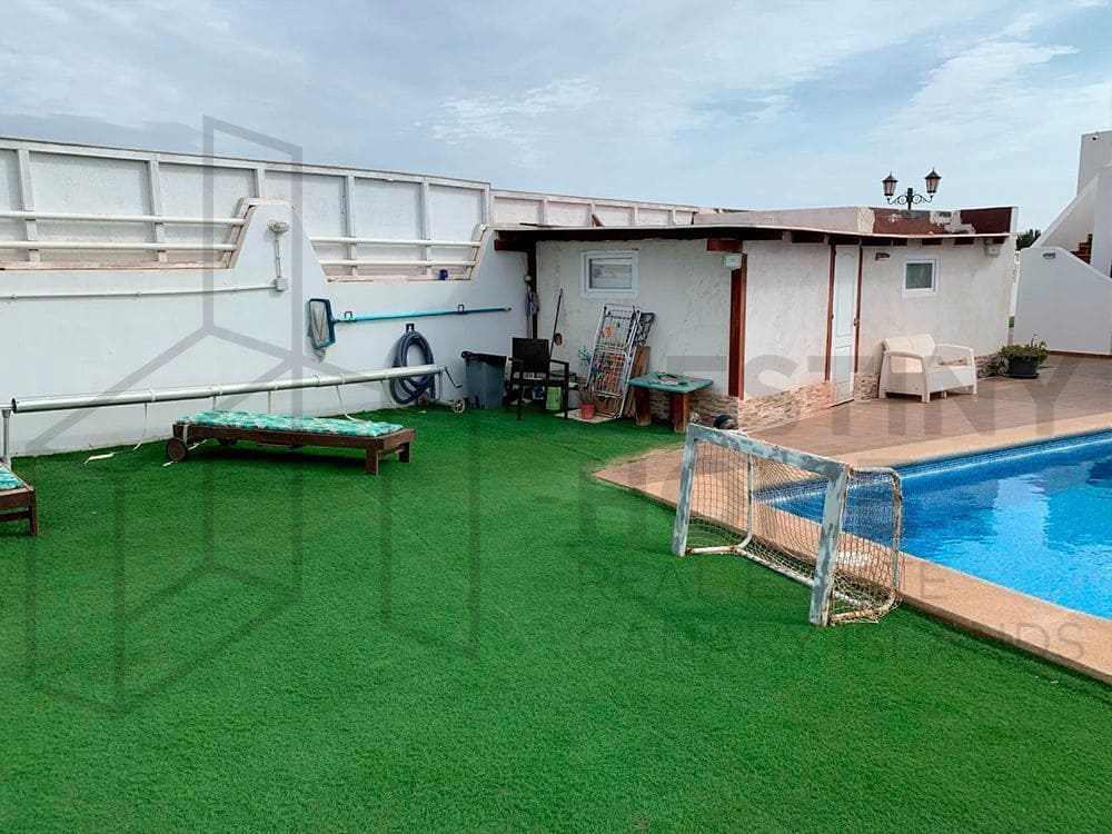 4 soveværelse Villa til salg i Caleta de Fuste med swimmingpool garage - € 760.000 (Ref: 8089053)