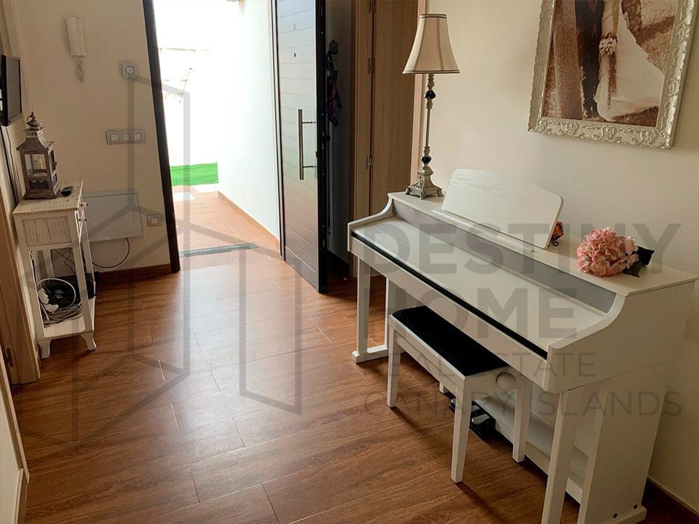 4 soveværelse Villa til salg i Caleta de Fuste med swimmingpool garage - € 760.000 (Ref: 8089053)