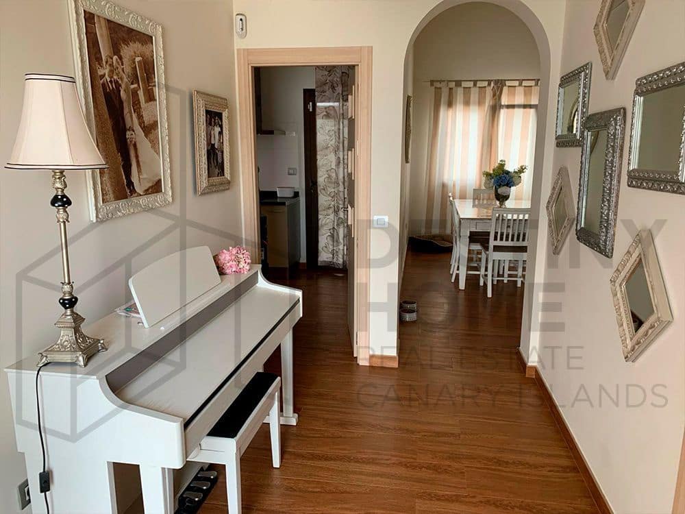 4 soveværelse Villa til salg i Caleta de Fuste med swimmingpool garage - € 760.000 (Ref: 8089053)