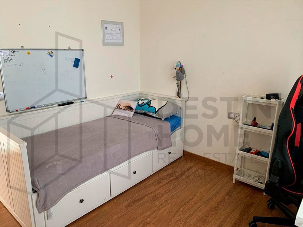 4 soveværelse Villa til salg i Caleta de Fuste med swimmingpool garage - € 760.000 (Ref: 8089053)