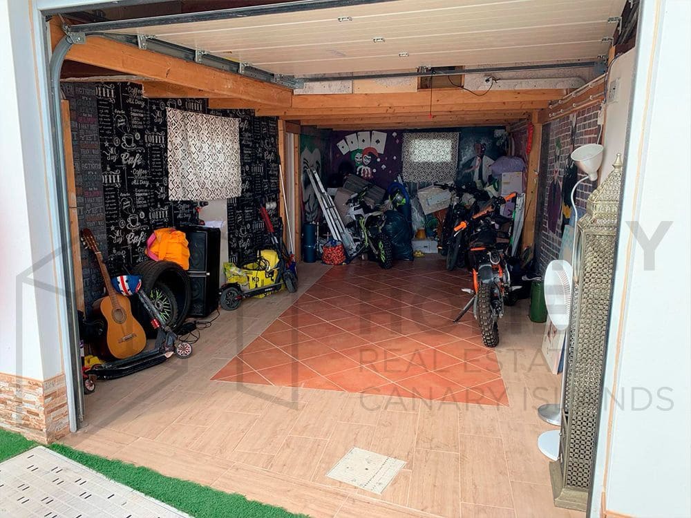 4 soveværelse Villa til salg i Caleta de Fuste med swimmingpool garage - € 760.000 (Ref: 8089053)