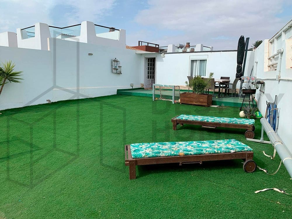 4 soveværelse Villa til salg i Caleta de Fuste med swimmingpool garage - € 760.000 (Ref: 8089053)