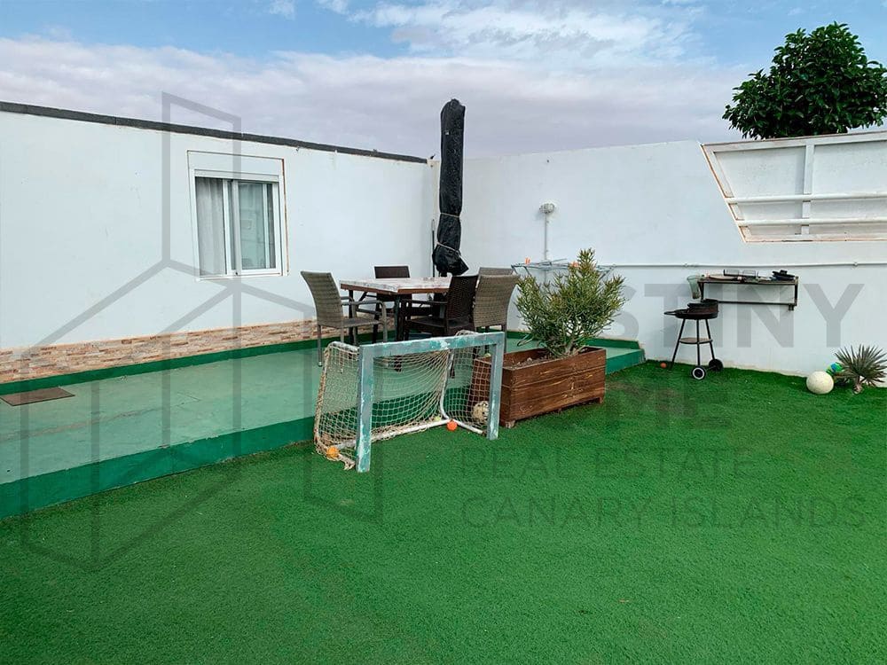 4 soveværelse Villa til salg i Caleta de Fuste med swimmingpool garage - € 760.000 (Ref: 8089053)