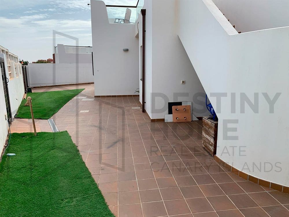 4 soveværelse Villa til salg i Caleta de Fuste med swimmingpool garage - € 760.000 (Ref: 8089053)