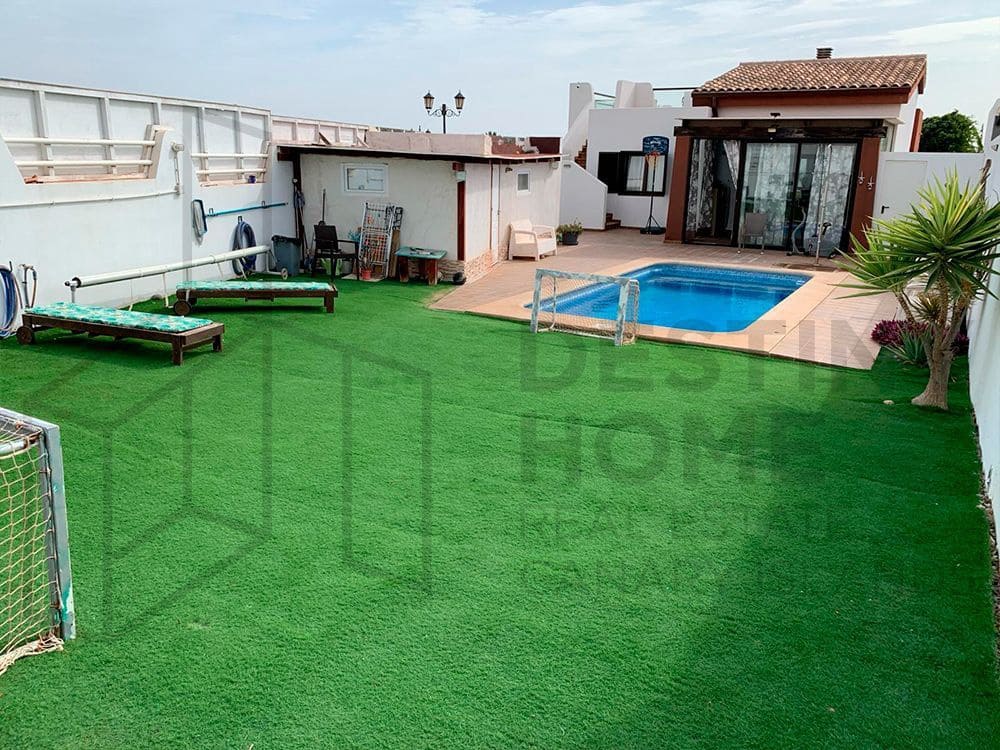 4 soveværelse Villa til salg i Caleta de Fuste med swimmingpool garage - € 760.000 (Ref: 8089053)