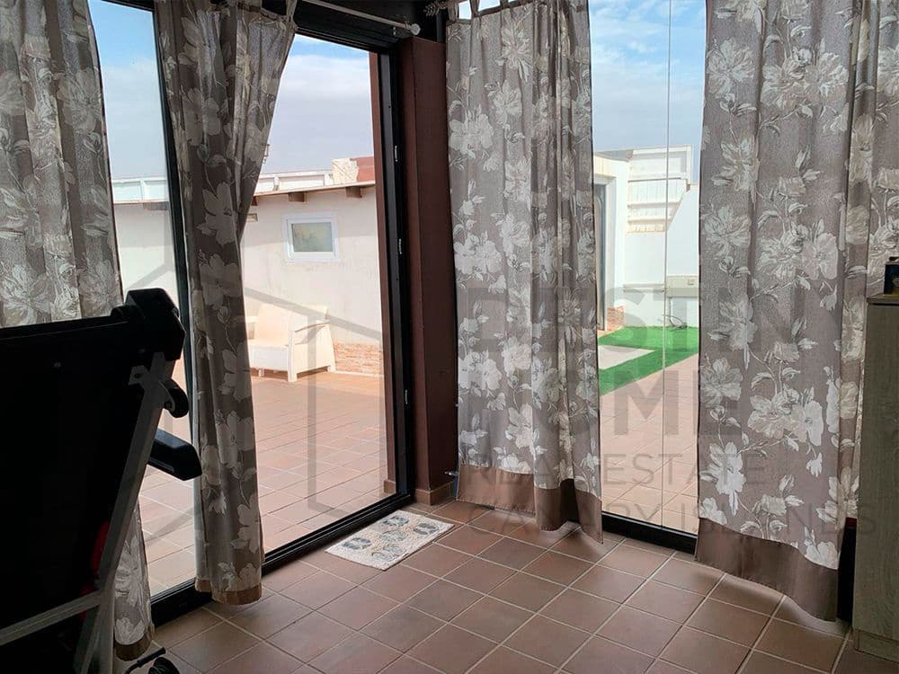 4 soveværelse Villa til salg i Caleta de Fuste med swimmingpool garage - € 760.000 (Ref: 8089053)