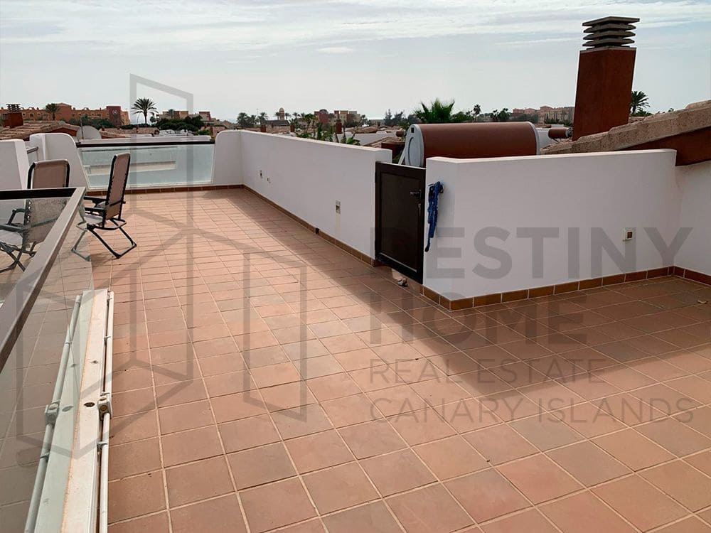 4 soveværelse Villa til salg i Caleta de Fuste med swimmingpool garage - € 760.000 (Ref: 8089053)