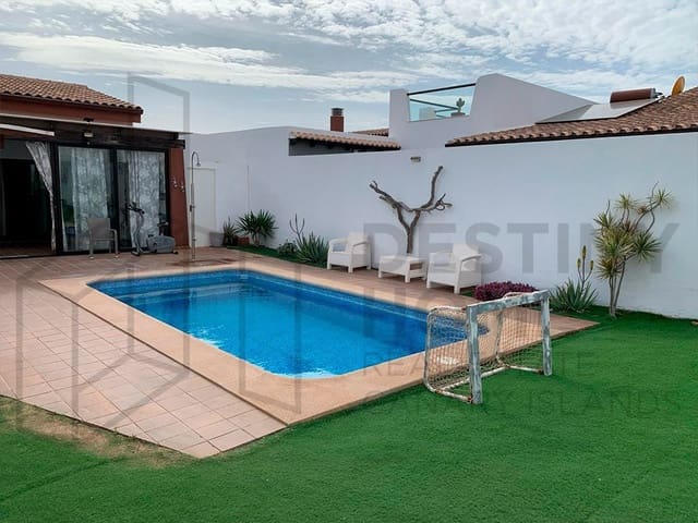 4 chambre Villa/Maison à vendre à Caleta de Fuste, Antigua avec piscine garage - 760 000 € (Ref: 8089053)