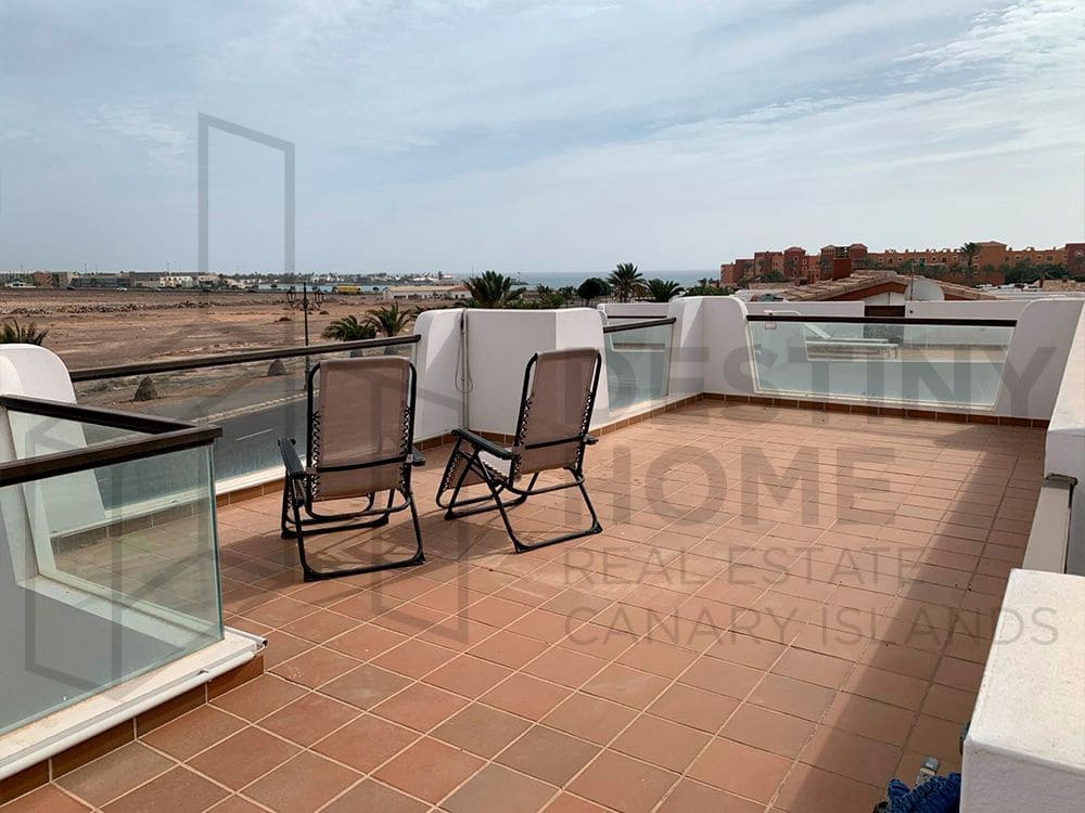 4 soveværelse Villa til salg i Caleta de Fuste med swimmingpool garage - € 760.000 (Ref: 8089053)