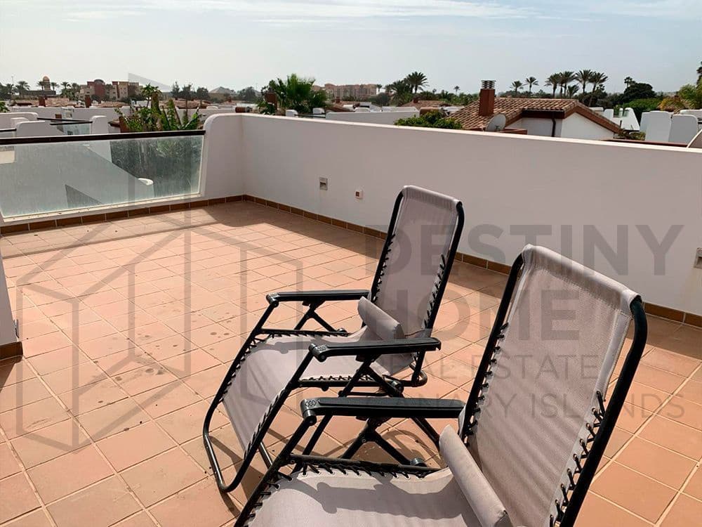 4 soveværelse Villa til salg i Caleta de Fuste med swimmingpool garage - € 760.000 (Ref: 8089053)