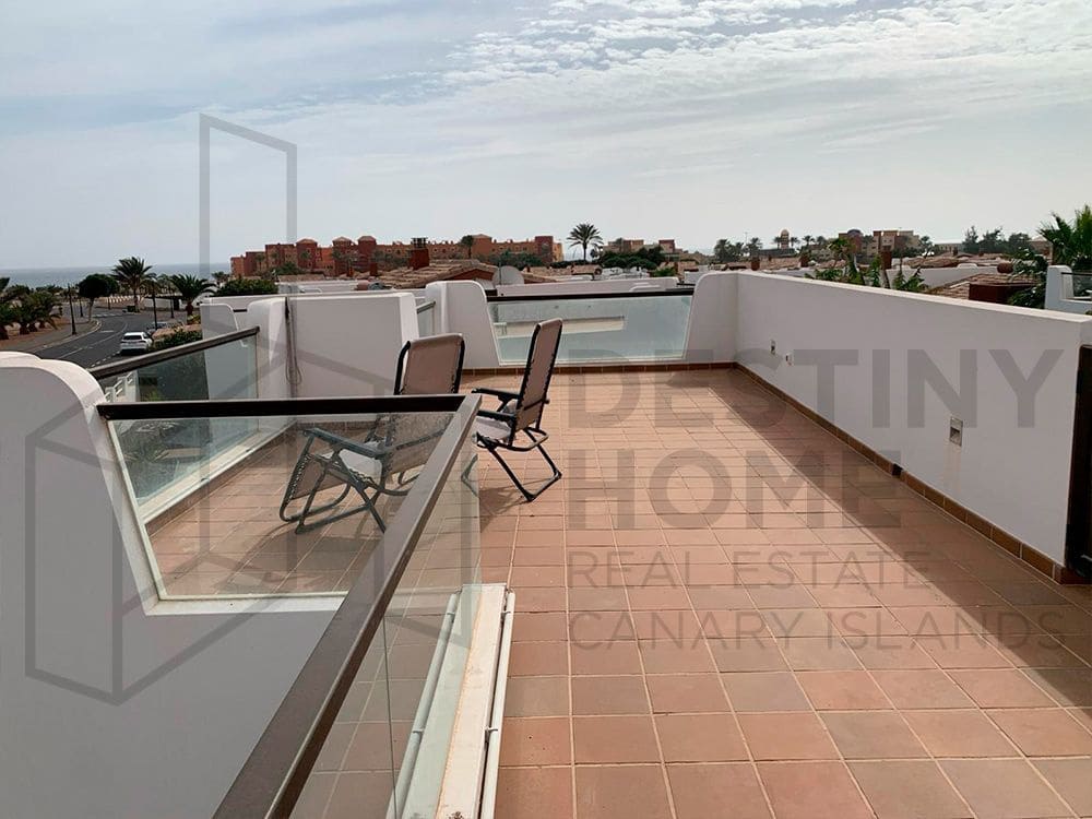 4 soveværelse Villa til salg i Caleta de Fuste med swimmingpool garage - € 760.000 (Ref: 8089053)