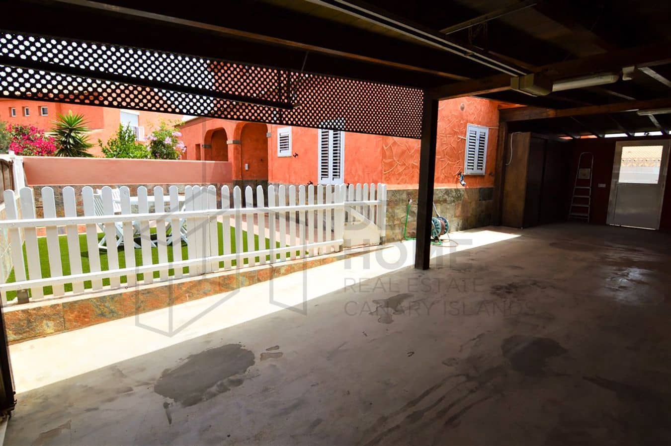 3 soveværelse Villa til leje i Corralejo med swimmingpool - € 2.400 (Ref: 8142651)