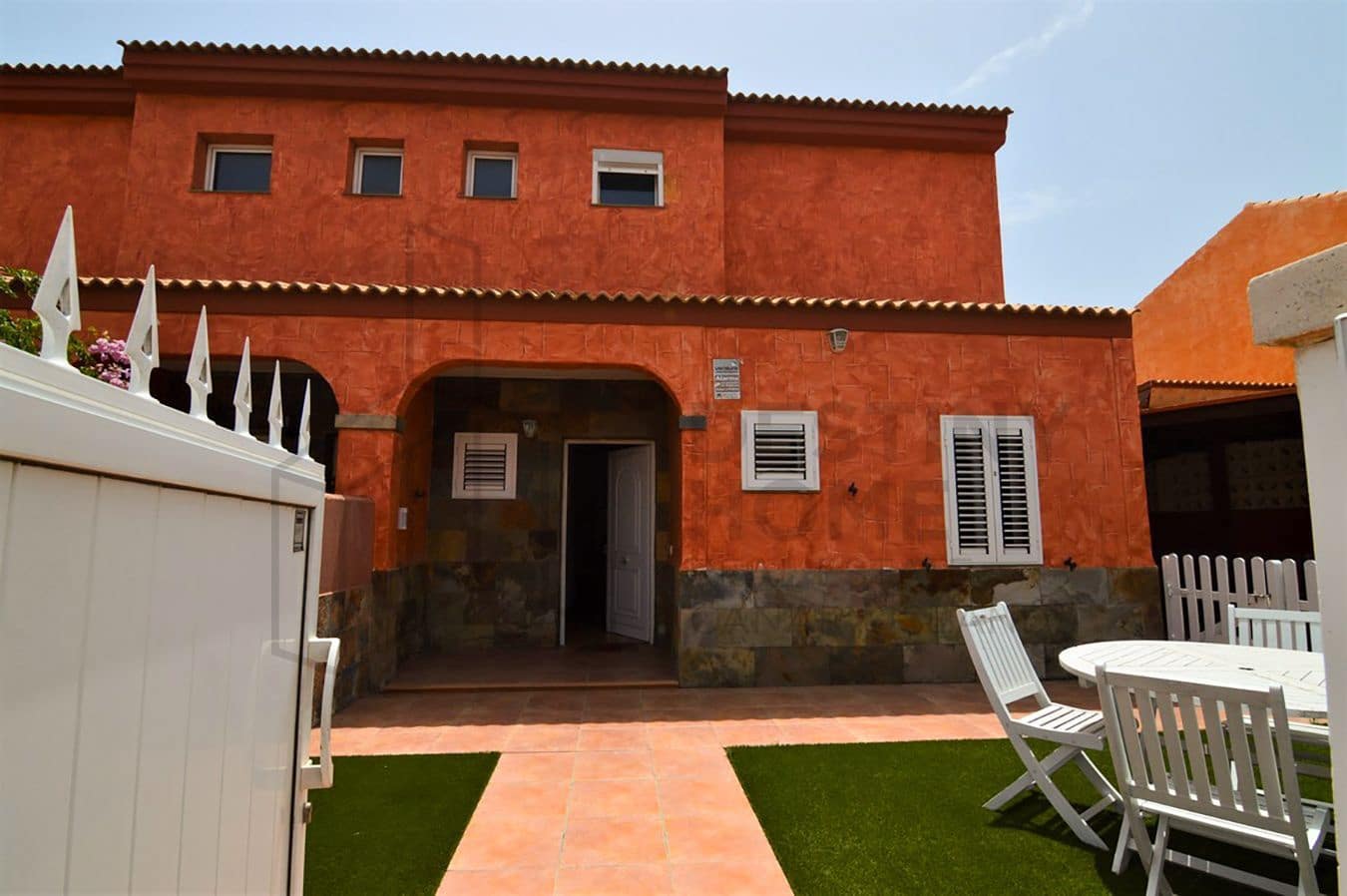 3 soveværelse Villa til leje i Corralejo med swimmingpool - € 2.400 (Ref: 8142651)