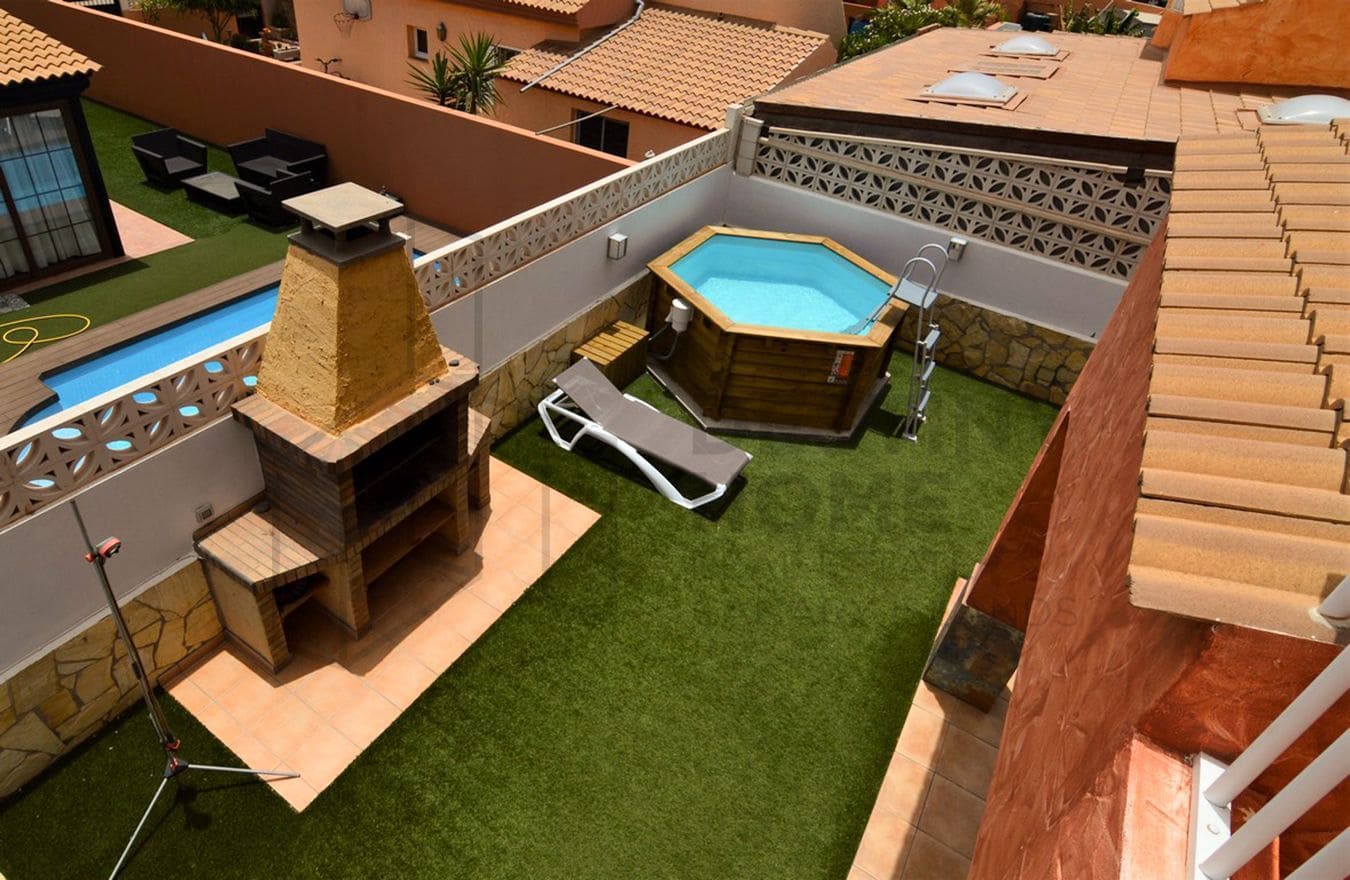 3 soveværelse Villa til leje i Corralejo med swimmingpool - € 2.400 (Ref: 8142651)