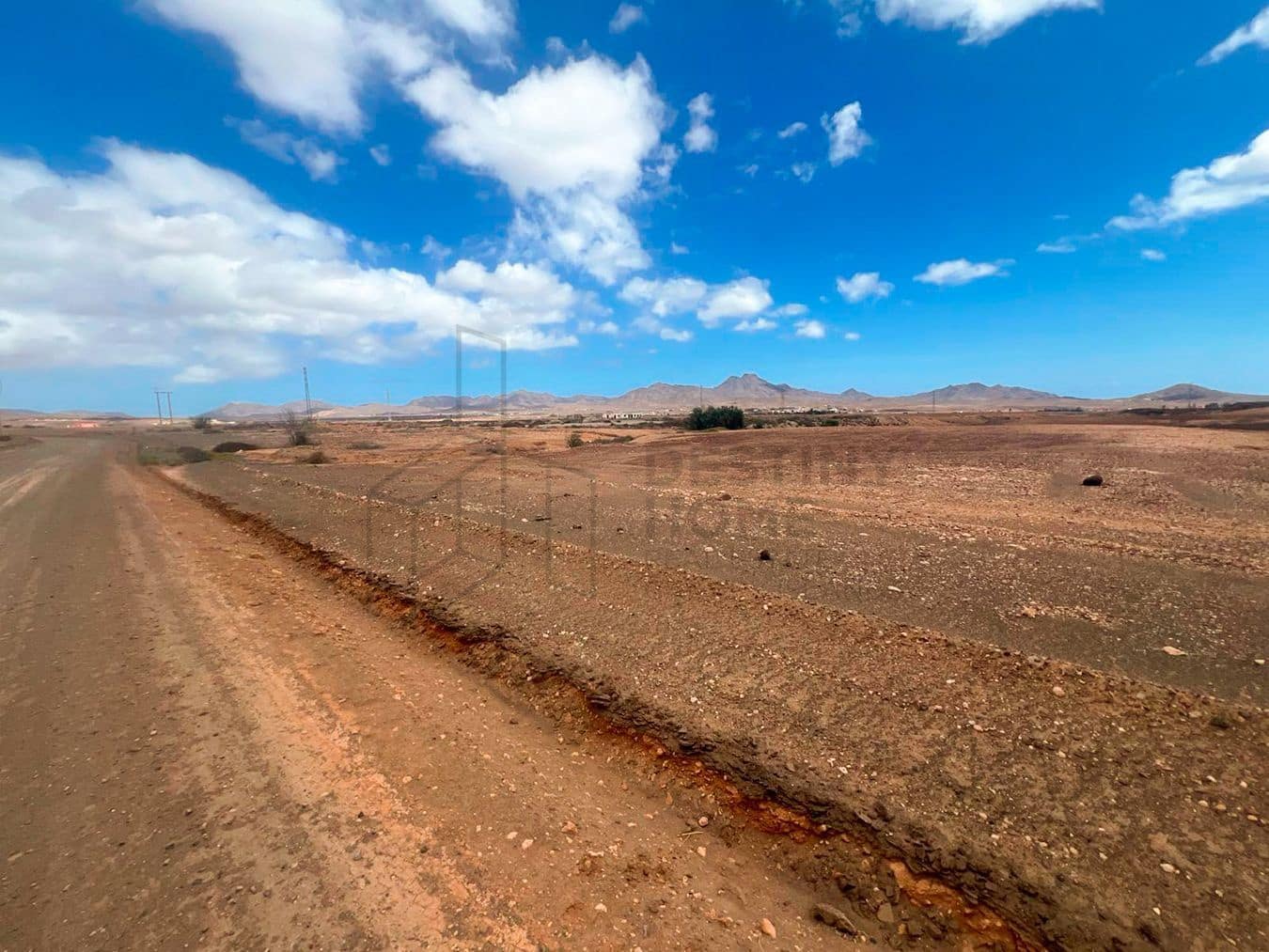 Teren niezagospodarowany na sprzedaż w Tuineje - 170 000 € (Ref: 8145993)