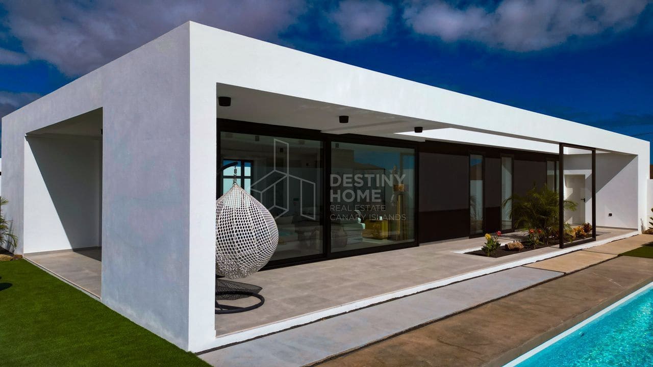 3 soverom Villa til salgs i Villaverde med svømmebasseng garasje - € 487 000 (Ref: 8187863)