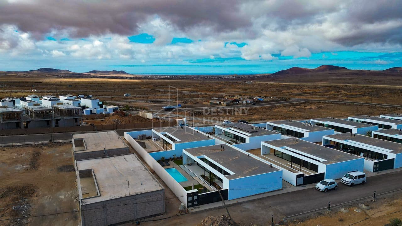 3 soverom Villa til salgs i Villaverde med svømmebasseng garasje - € 487 000 (Ref: 8187863)