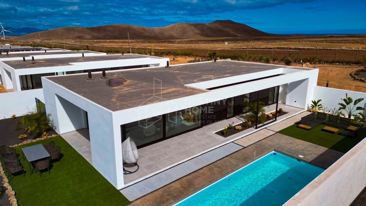 3 soverom Villa til salgs i Villaverde med svømmebasseng garasje - € 487 000 (Ref: 8187863)