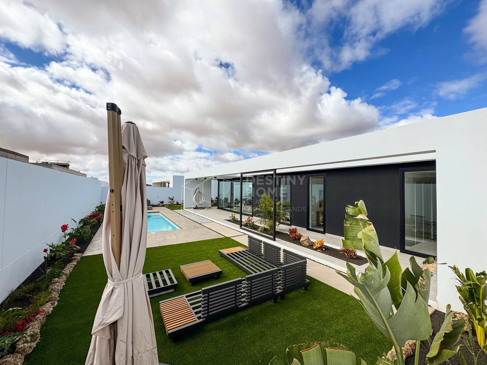 3 soverom Villa til salgs i Villaverde med svømmebasseng garasje - € 487 000 (Ref: 8187863)