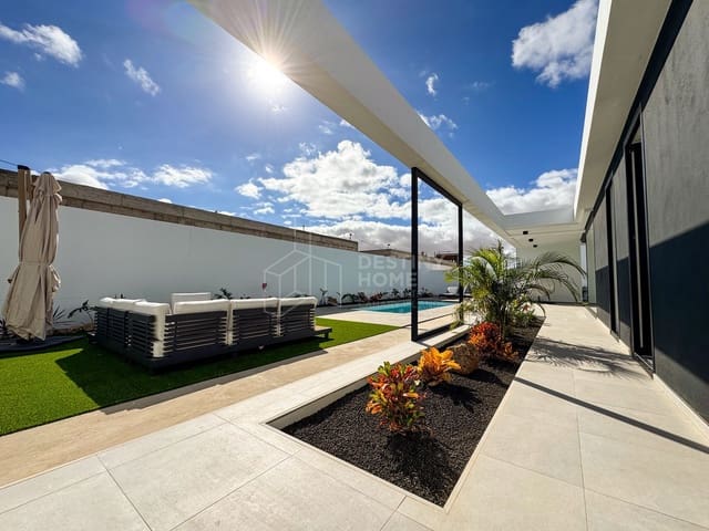 3 chambre Villa/Maison à vendre à Villaverde, La Oliva avec piscine garage - 487 000 € (Ref: 8187863)