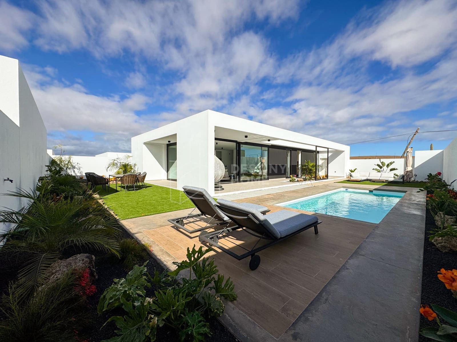 3 soverom Villa til salgs i Villaverde med svømmebasseng garasje - € 487 000 (Ref: 8187863)