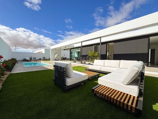 3 chambre Villa/Maison à vendre à Villaverde, La Oliva avec piscine garage - 487 000 € (Ref: 8187863)