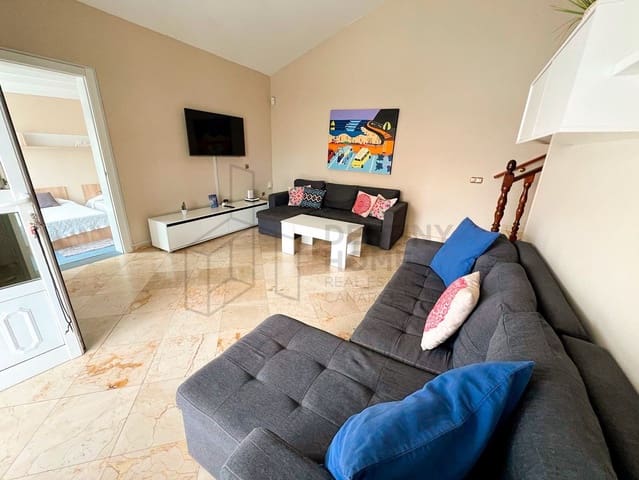 4 soveværelse Villa til salg i Corralejo, La Oliva med swimmingpool garage - € 890.000 (Ref: 8220352)