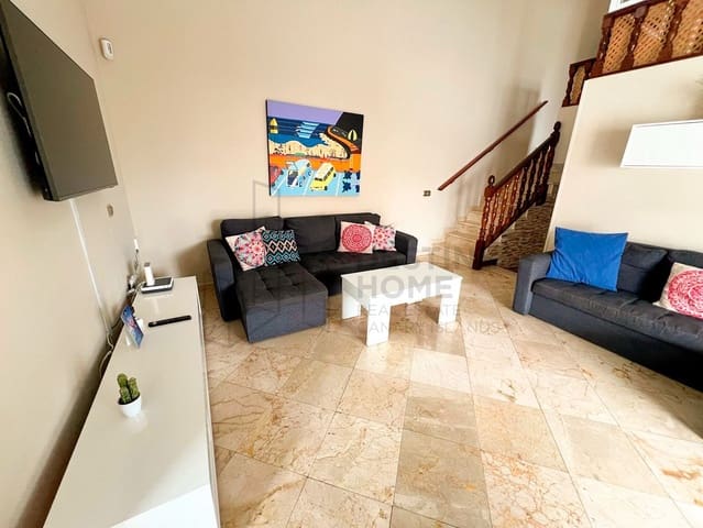 4 soveværelse Villa til salg i Corralejo, La Oliva med swimmingpool garage - € 890.000 (Ref: 8220352)