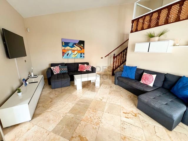 4 soveværelse Villa til salg i Corralejo, La Oliva med swimmingpool garage - € 890.000 (Ref: 8220352)