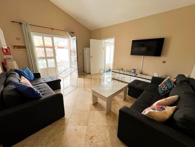 4 soveværelse Villa til salg i Corralejo, La Oliva med swimmingpool garage - € 890.000 (Ref: 8220352)