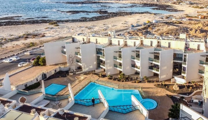 2 soveværelse Lejlighed til salg i El Cotillo med garage - € 326.800 (Ref: 8220354)