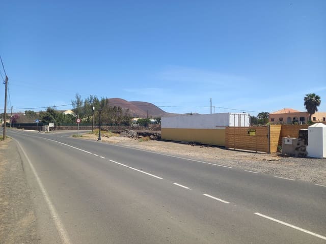 Landgrundstück zu verkaufen in Lajares, La Oliva - 295.000 € (Ref: 8247377)