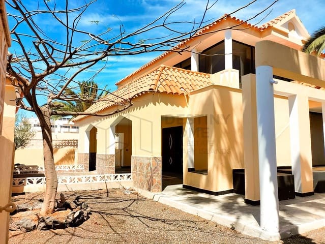5 chambre Villa/Maison à vendre à Corralejo, La Oliva avec piscine garage - 1 780 000 € (Ref: 8312967)