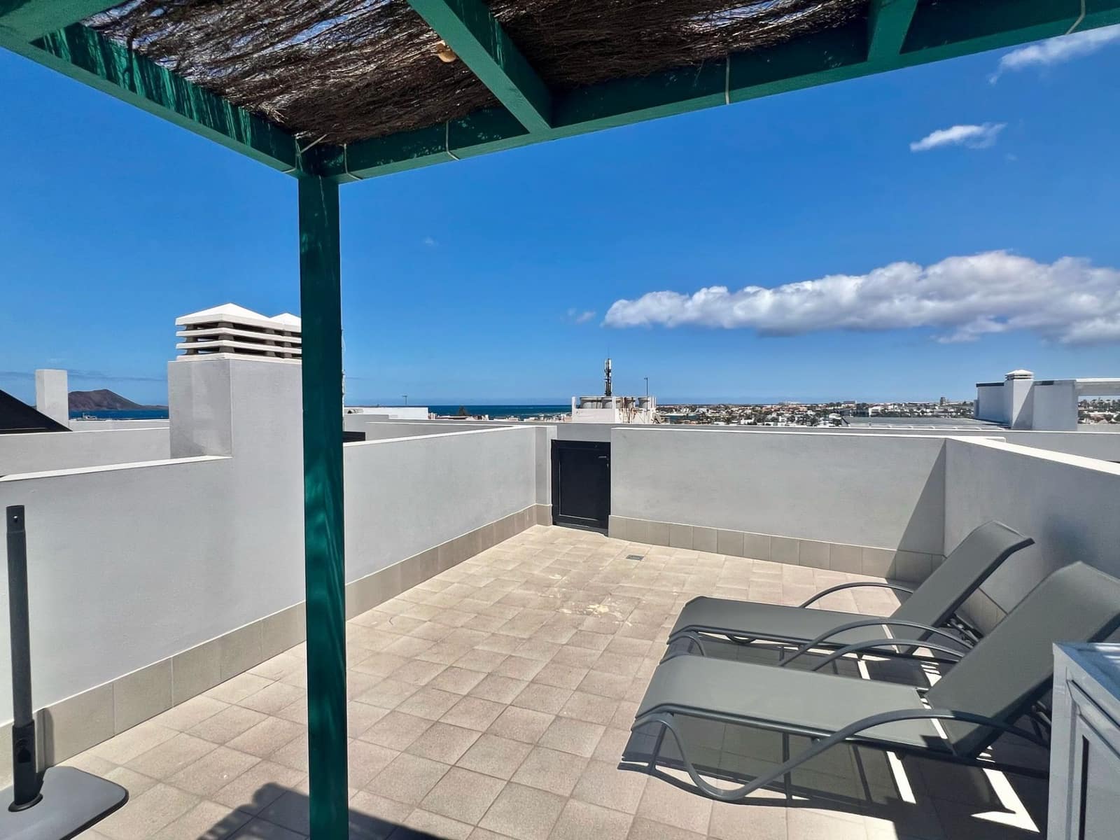 1 Zimmer Penthouse zu vermieten in Corralejo mit Garage - 1.500 € (Ref: 8315792)