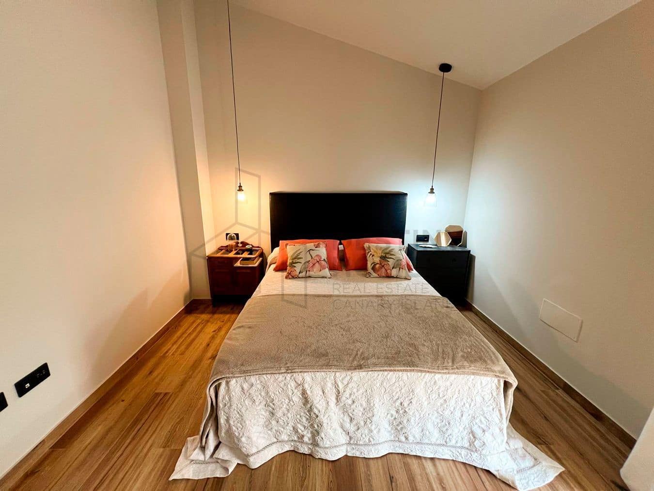 3 soveværelse Villa til salg i Llanos de la Concepcion med garage - € 650.000 (Ref: 8449924)