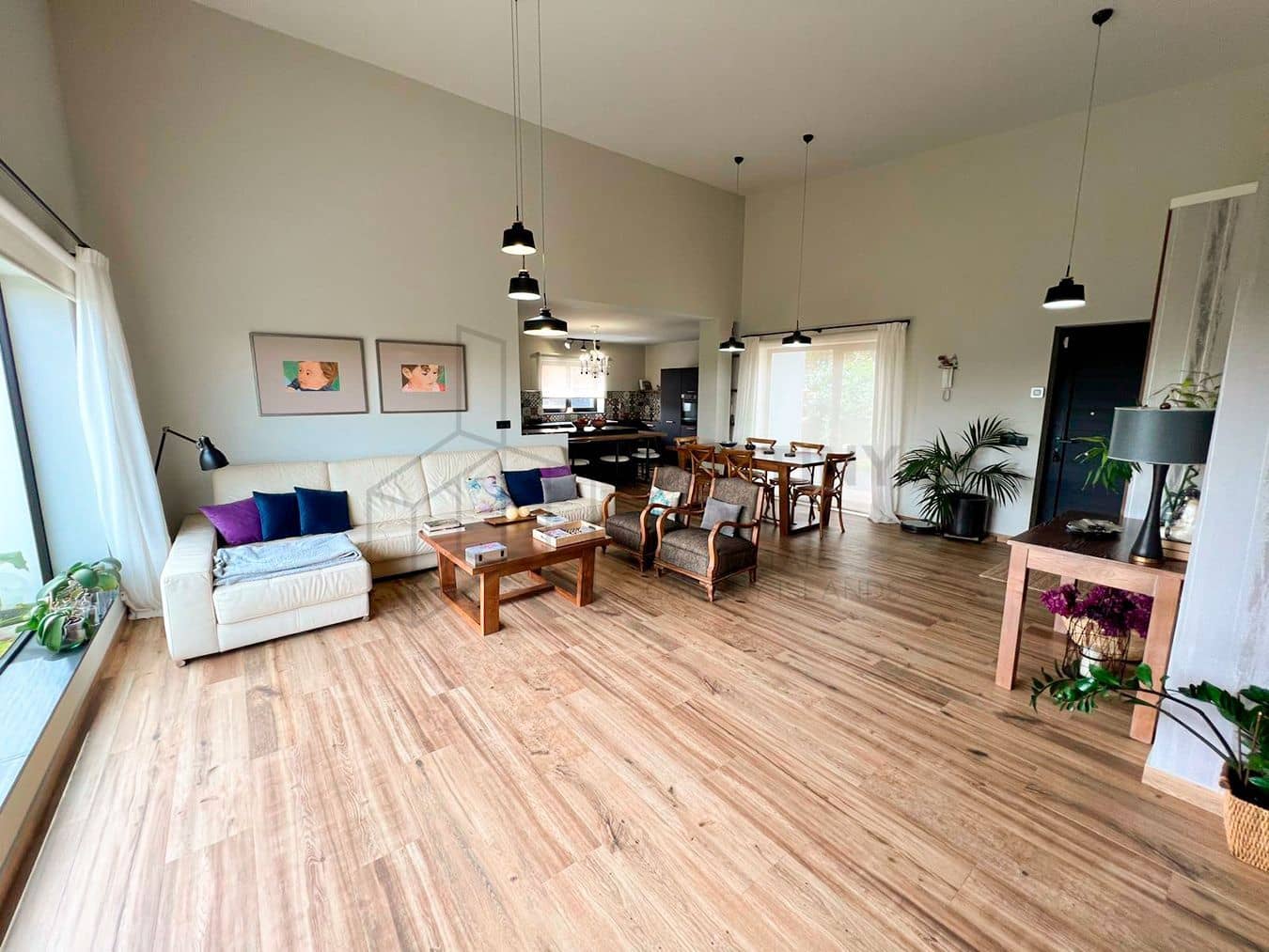 3 soveværelse Villa til salg i Llanos de la Concepcion med garage - € 650.000 (Ref: 8449924)