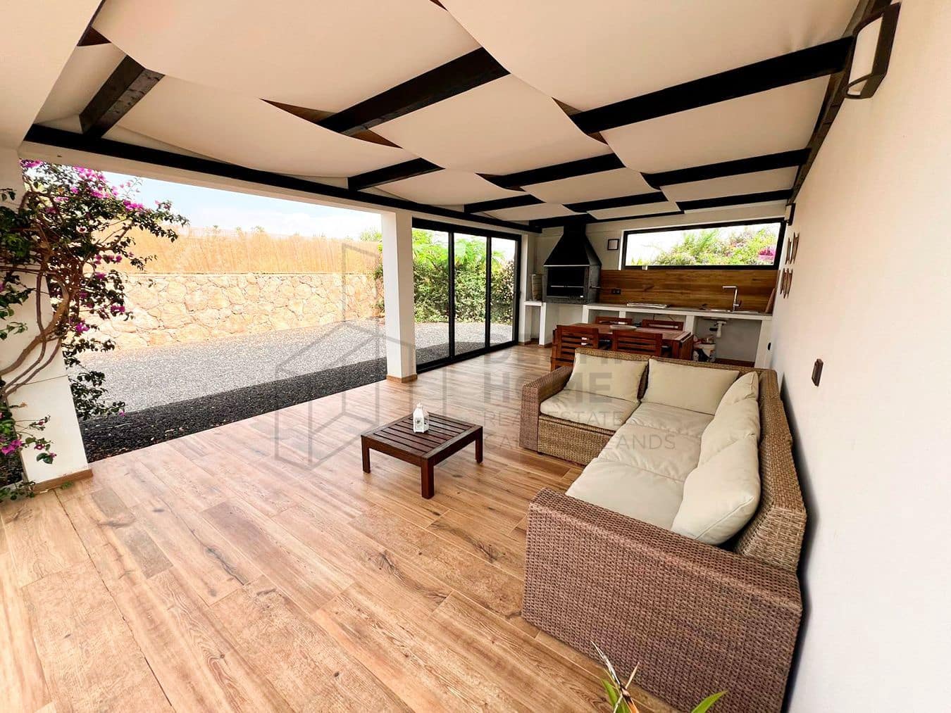 3 soveværelse Villa til salg i Llanos de la Concepcion med garage - € 650.000 (Ref: 8449924)