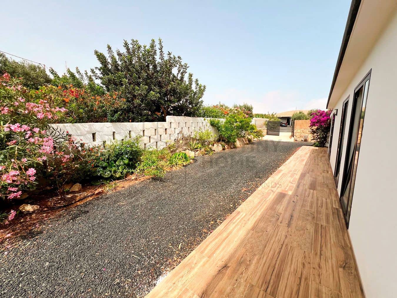 3 soveværelse Villa til salg i Llanos de la Concepcion med garage - € 650.000 (Ref: 8449924)