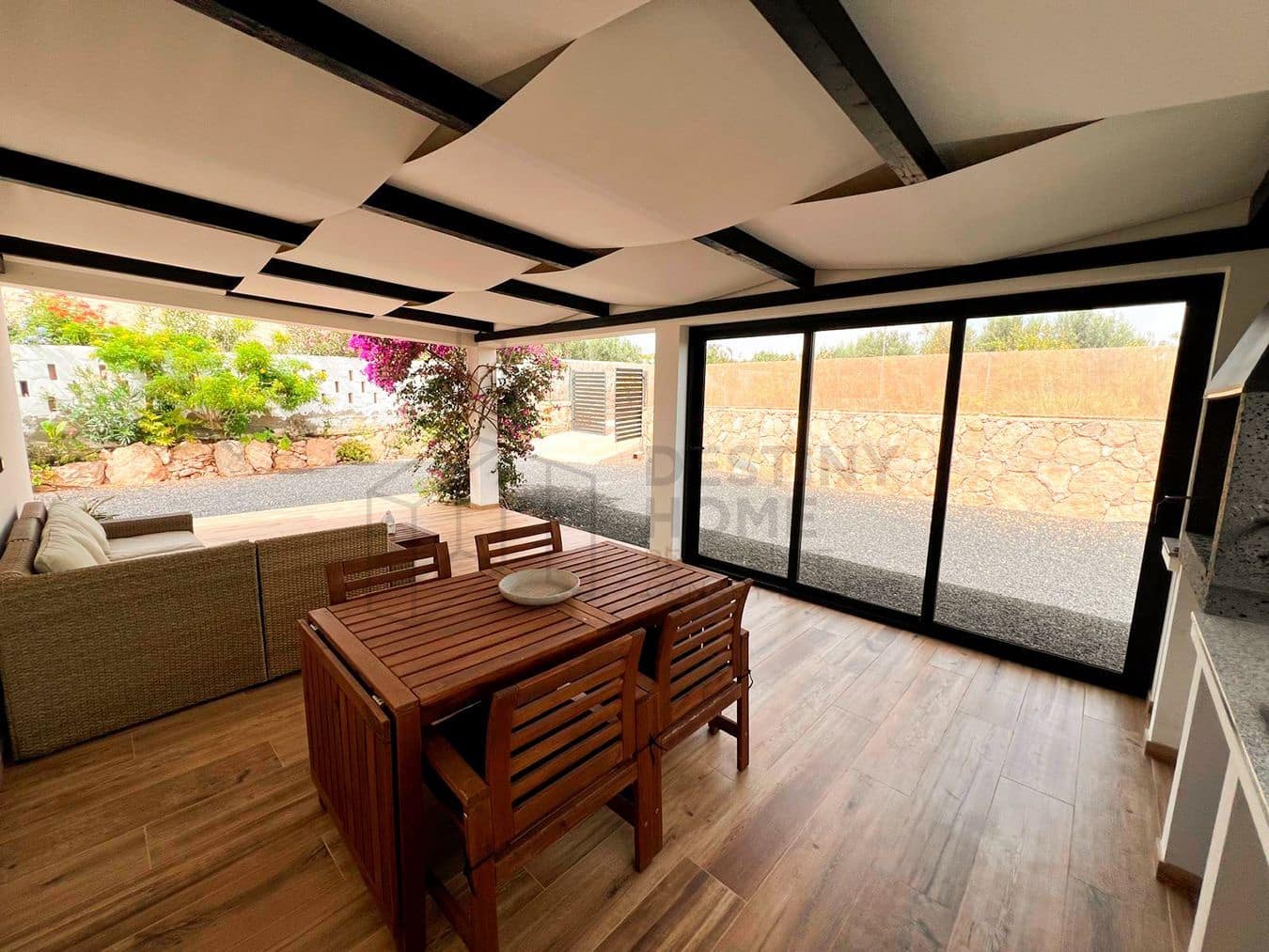 3 soveværelse Villa til salg i Llanos de la Concepcion med garage - € 650.000 (Ref: 8449924)