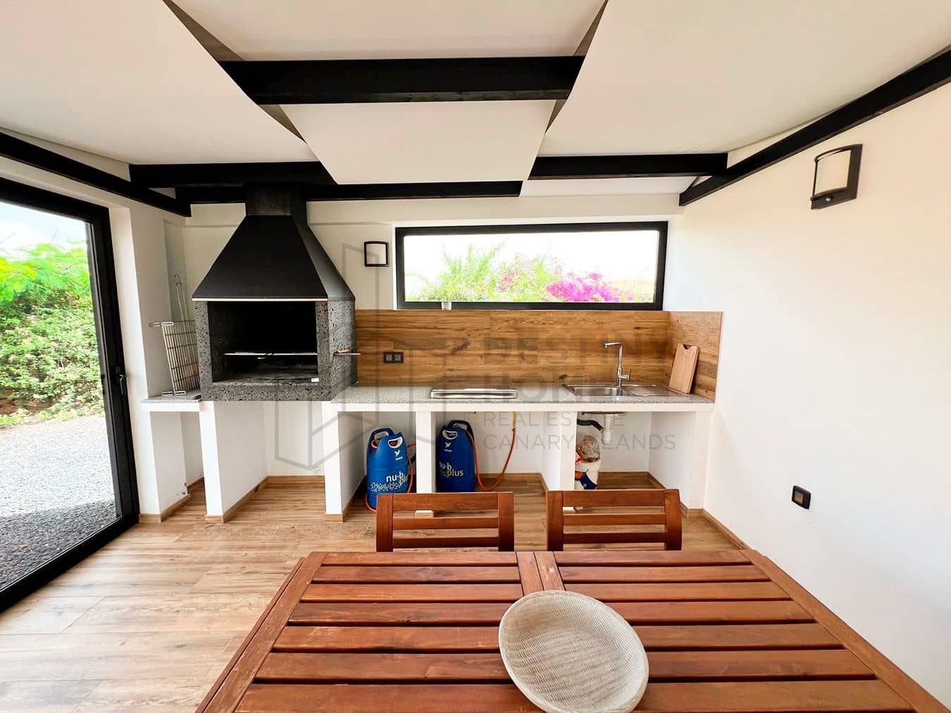 3 soveværelse Villa til salg i Llanos de la Concepcion med garage - € 650.000 (Ref: 8449924)