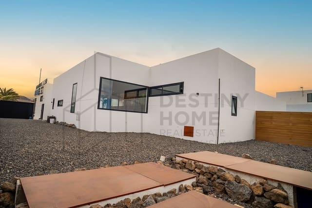 1 soverom Villa til salgs i Lajares, La Oliva med svømmebasseng garasje - € 479 000 (Ref: 8463456)