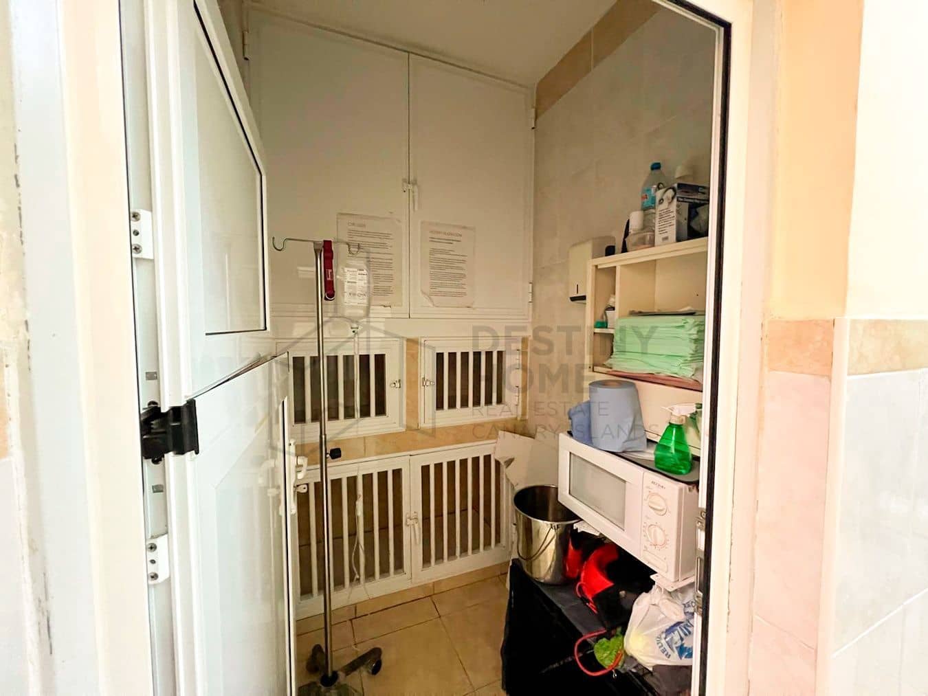 Commercial for sale in Corralejo - € 179,000 (Ref: 8514091)