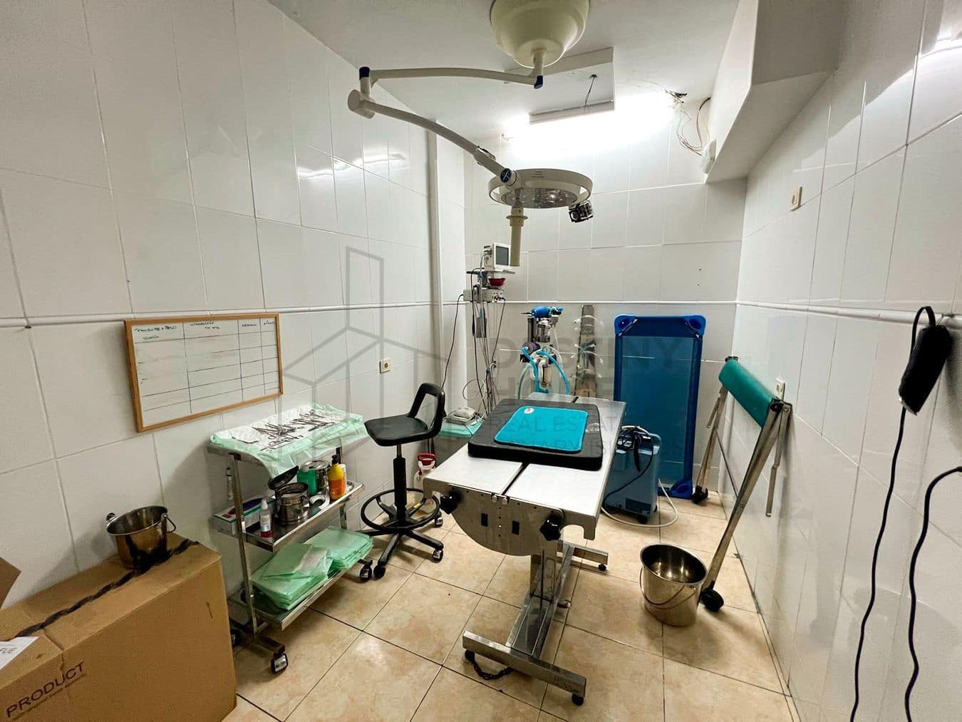 Commercial for sale in Corralejo - € 179,000 (Ref: 8514091)