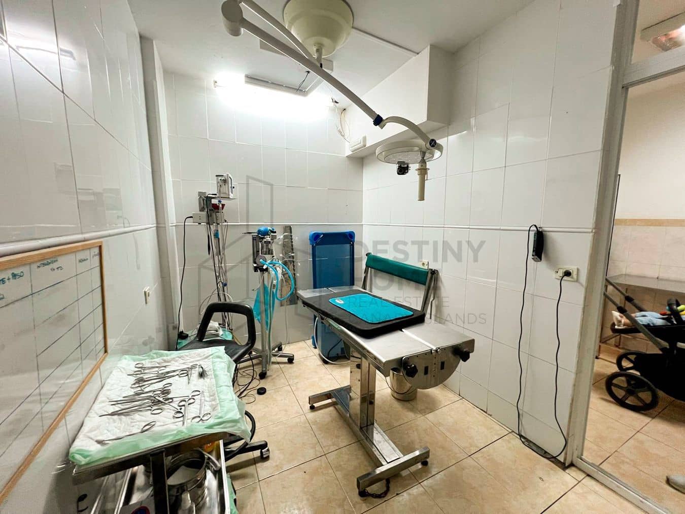 Commercial for sale in Corralejo - € 179,000 (Ref: 8514091)