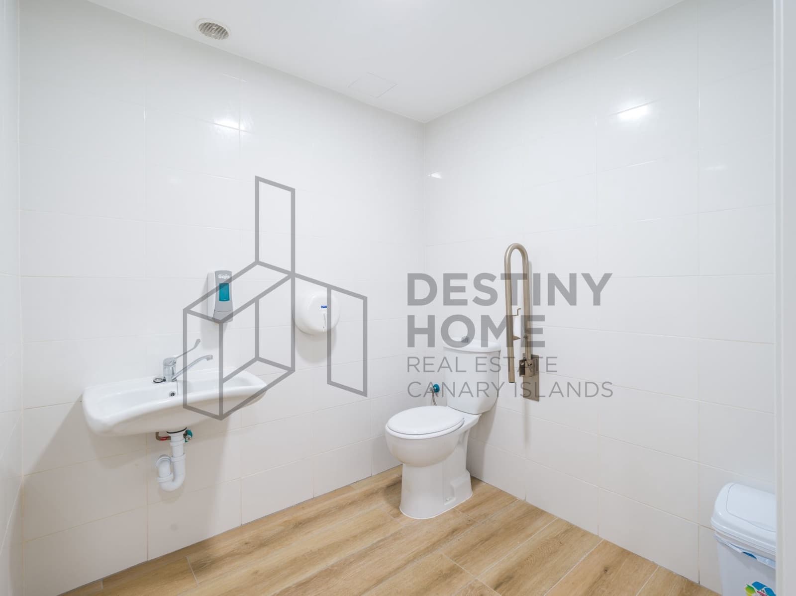 Erhverv til salg i Corralejo - € 400.000 (Ref: 8579377)